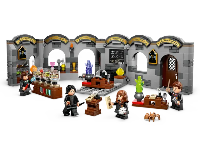 76431 HOGWARTS CASTLE: POTIONS CLASS