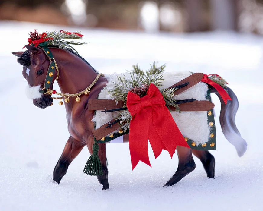 2024 APRES SKI BREYER HOLIDAY HORSE